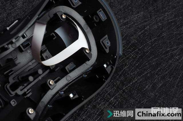 塔兰特Ember游戏鼠标拆解测评