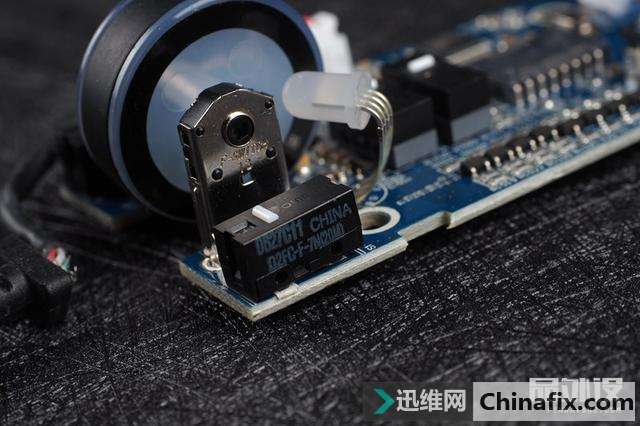 塔兰特Ember游戏鼠标拆解测评