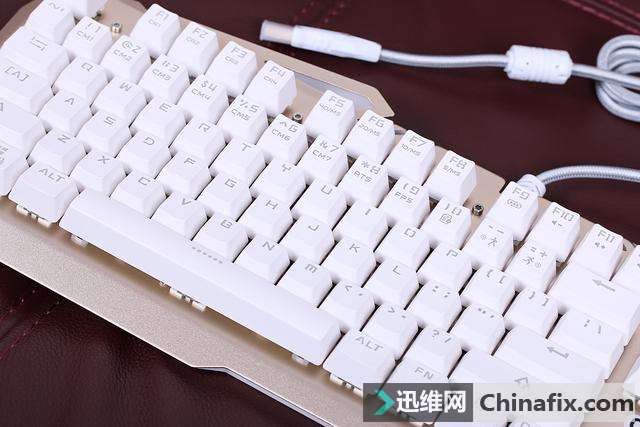 机械键盘可以自己换轴啦,还不知道你就凹凸了