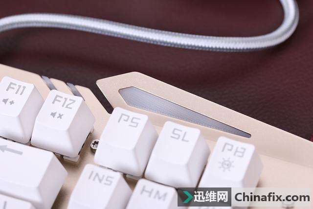 机械键盘可以自己换轴啦,还不知道你就凹凸了