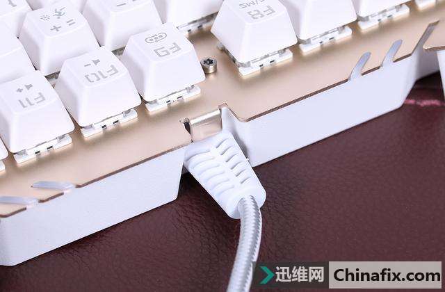 机械键盘可以自己换轴啦,还不知道你就凹凸了