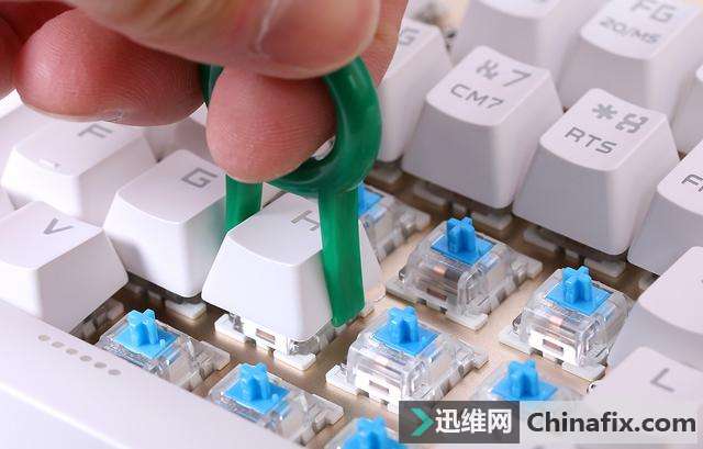 机械键盘可以自己换轴啦,还不知道你就凹凸了