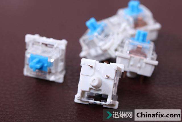 机械键盘可以自己换轴啦,还不知道你就凹凸了