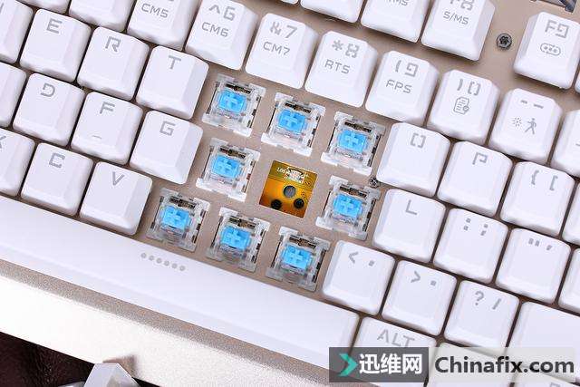 机械键盘可以自己换轴啦,还不知道你就凹凸了