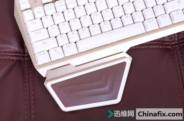 机械键盘可以自己换轴啦,还不知道你就凹凸了