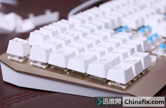 机械键盘可以自己换轴啦,还不知道你就凹凸了