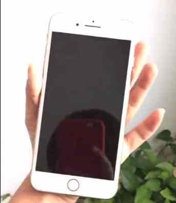 国行iPhone 8 Plus真机上手!网友笑了:和我的7P有啥分别?