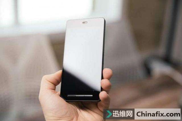 为什么越穷的人,越要攒钱买最新的iPhone? 就为了装×?