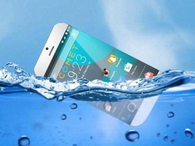 手机不小心掉水里怎么办？如何“抢救”？