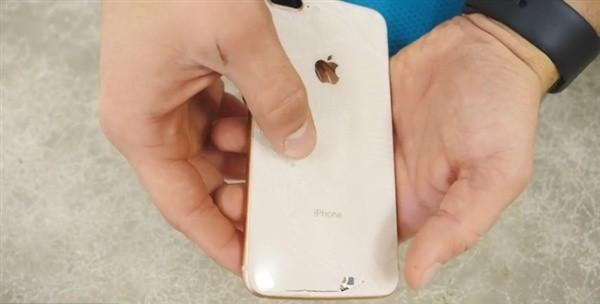 苹果iPhone8一摔就碎 怪不得首发没人买