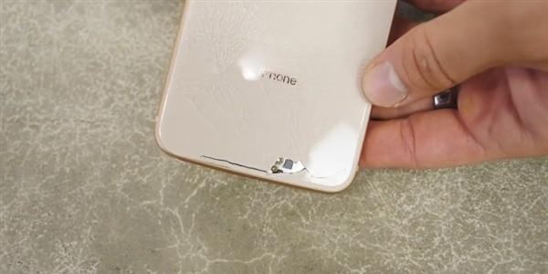 苹果iPhone8一摔就碎 怪不得首发没人买