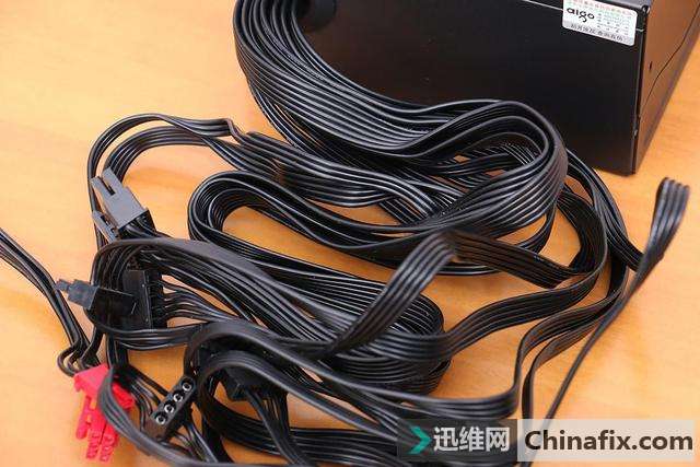 由内到外的光污染,爱国者月光宝盒 RGB 机箱装机赏析