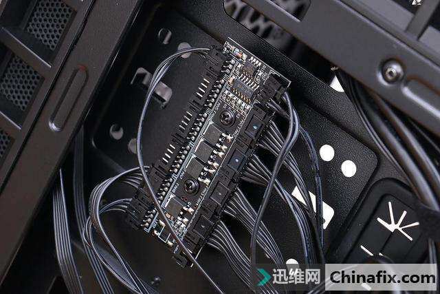 由内到外的光污染,爱国者月光宝盒 RGB 机箱装机赏析