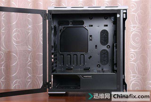玩转 RGB,M-ATX 炫光小钢炮装机记