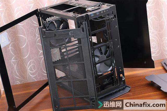玩转 RGB,M-ATX 炫光小钢炮装机记