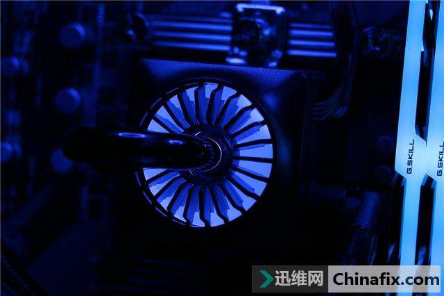 玩转 RGB,M-ATX 炫光小钢炮装机记