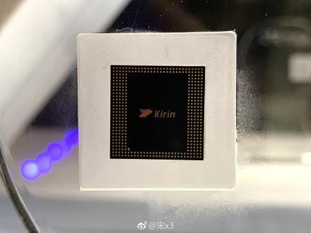 首次集成NPU!麒麟970亮相国内,网友:坐等吊打A11