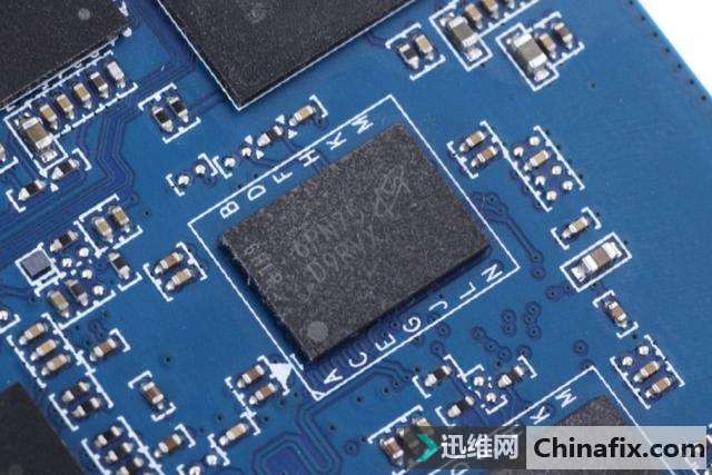 /ͬʱ3D NAND SSD1TBƷײ