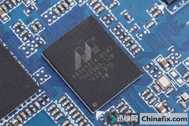 /ͬʱ3D NAND SSD1TBƷײ