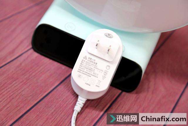 智能家居带给人们生活的方便——诸葛小明照明机器人