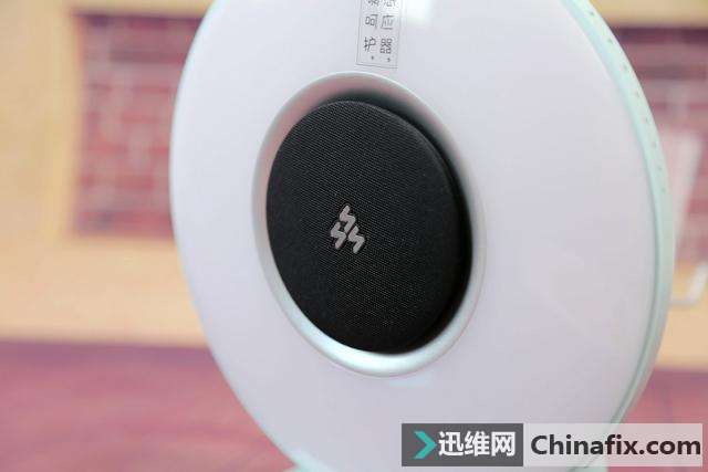 智能家居带给人们生活的方便——诸葛小明照明机器人