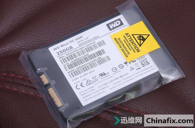 蓝盘家族新成员,西数蓝盘 SSD 250G 开箱简测!