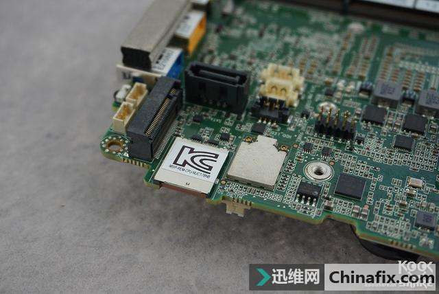 Intel 英特尔 NUC7i7BNH 微型电脑 开箱测评拆解
