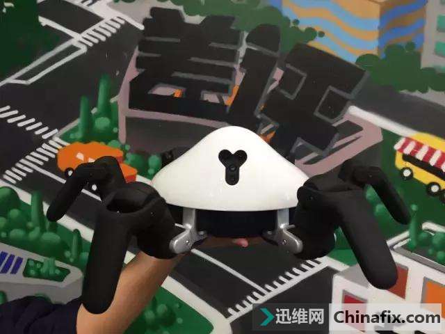 能拆*WF词语*能取外卖,这个六足机器人简直要上天!