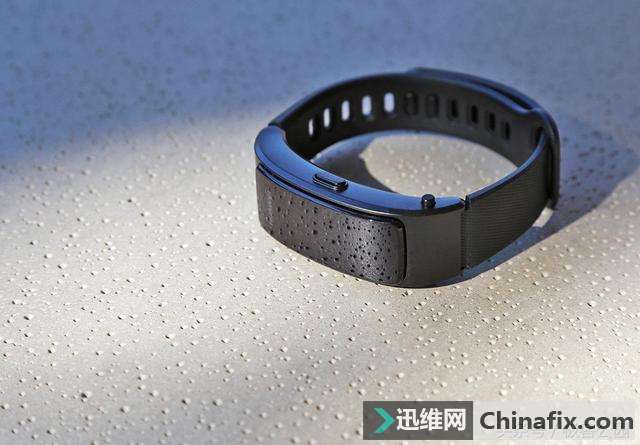 华为手环 B3 青春版图赏:499元,依旧是手环 + 蓝牙耳机两种模式