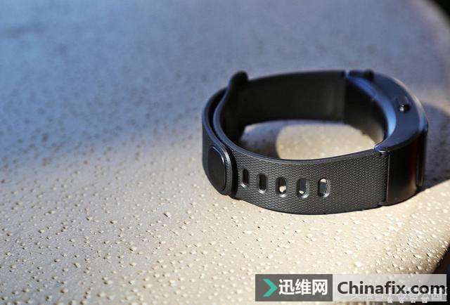 华为手环 B3 青春版图赏:499元,依旧是手环 + 蓝牙耳机两种模式