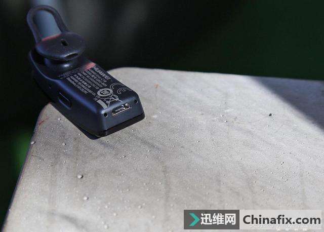 华为手环 B3 青春版图赏:499元,依旧是手环 + 蓝牙耳机两种模式