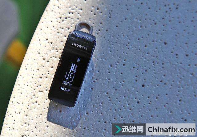华为手环 B3 青春版图赏:499元,依旧是手环 + 蓝牙耳机两种模式