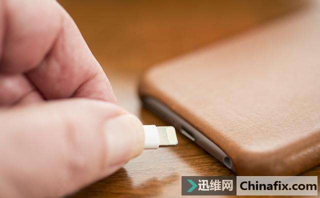 经常出差手机充电时间少,必备2.4A双向快充技术