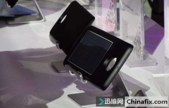 太阳能给手机充电,摩托罗拉助你炫酷又省钱
