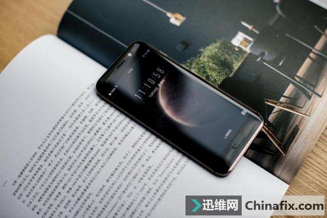 华为去年最具特色的一款手机,如今现货降价也没人要