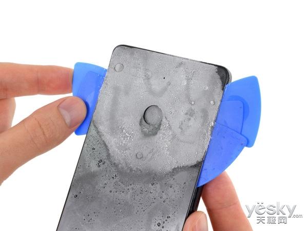 Essential Phone拆解:安卓之父出手不凡!