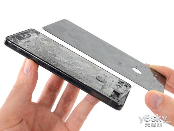 Essential Phone拆解:安卓之父出手不凡!