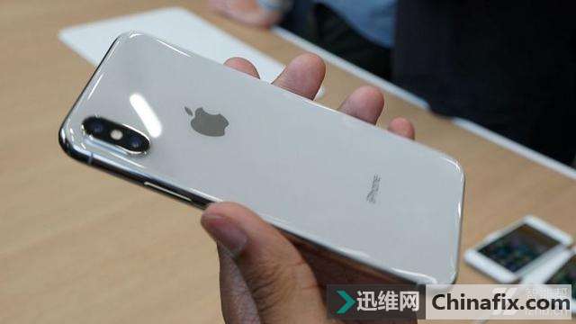 iPhone X的“面容ID”使安卓手机“绝望”,对手机行业却是件好事