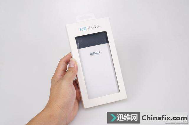魅蓝M20双向闪充移动电源拆解测评