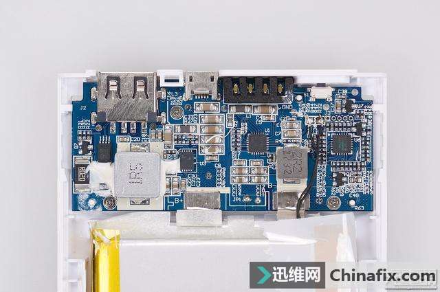 魅蓝M20双向闪充移动电源拆解测评