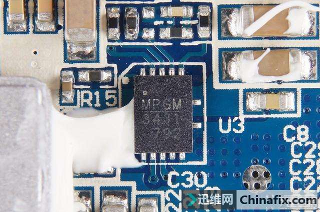 魅蓝M20双向闪充移动电源拆解测评