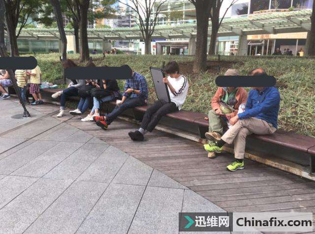 世界最大的iPhone保护壳:直接可以当盾牌运用