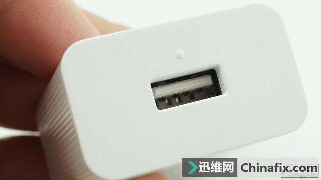 工匠精神 锤子快速电源适配器拆解 CD101