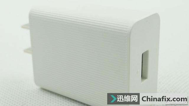 工匠精神 锤子快速电源适配器拆解 CD101