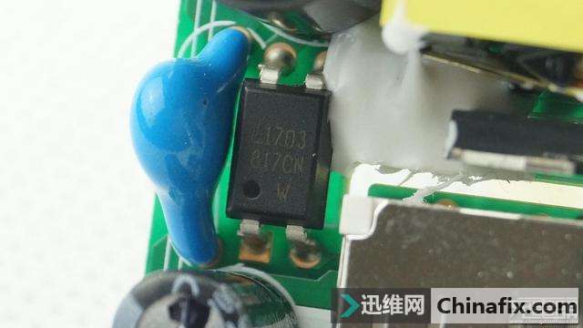 工匠精神 锤子快速电源适配器拆解 CD101