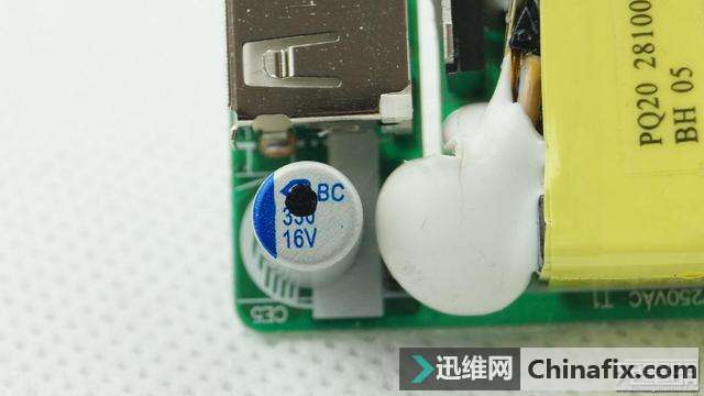 工匠精神 锤子快速电源适配器拆解 CD101