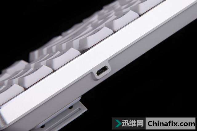 办公室的优雅精灵 雷柏MT500轻薄机械键盘测评
