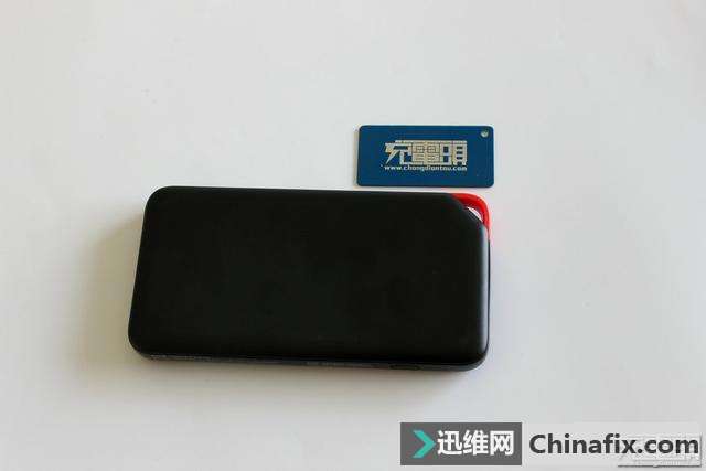 音印Tqka七合一10000mAh移动电源测评