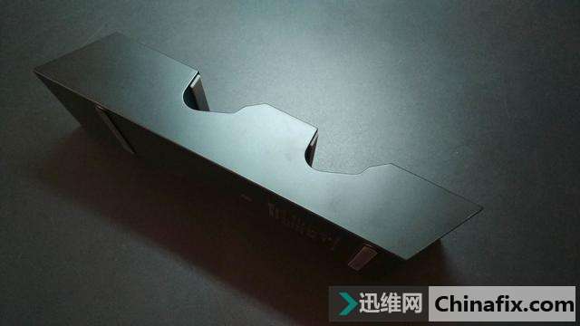 如果你经常忘记给PS4手柄充电,那运用这个方式就不会了