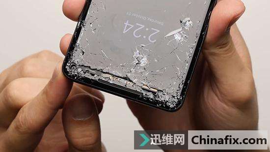 旗舰手机测验:iPhone 8 Plus不堪一击,但它却烂掉渣